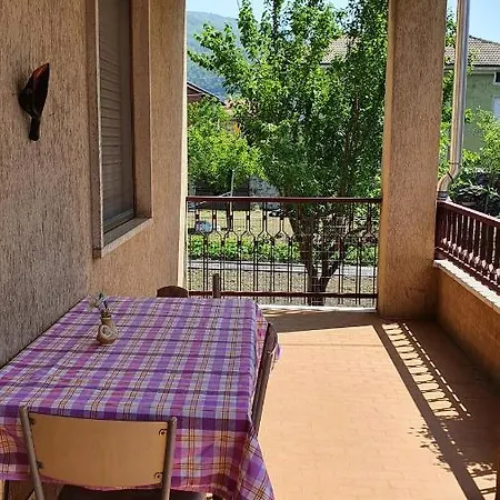La Montagna Che Respira. Apartment Borgofranco d'Ivrea